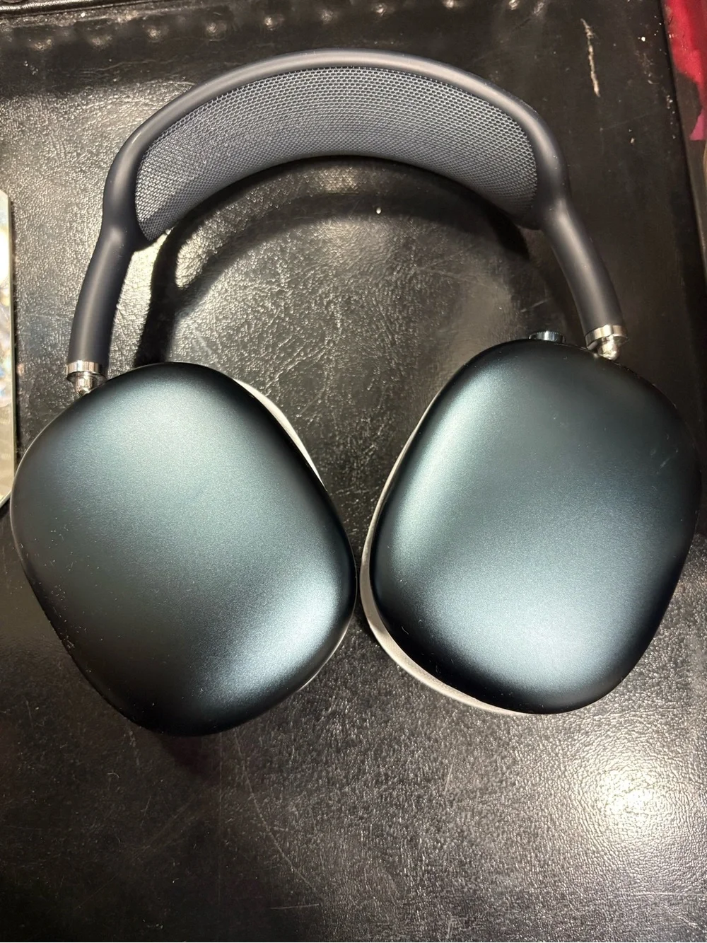 midgnight apple airpods max